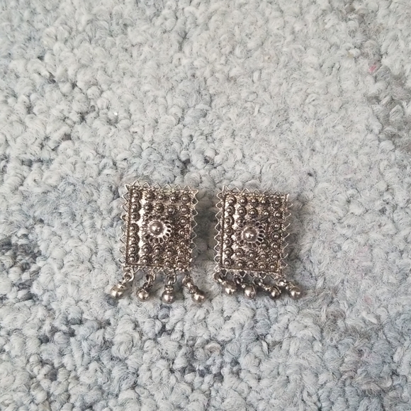 Earings